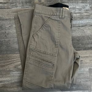 Democracy cropped cargo pant. Abtechnology 26” inseam Size 8